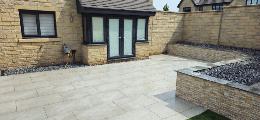 Retaining wall, porcelain, Resin and Artificial grass