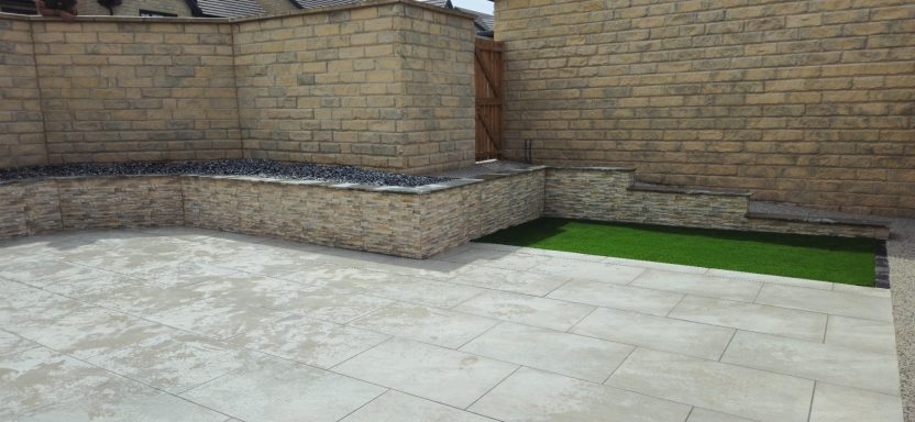 Retaining wall, porcelain, Resin and Artificial grass